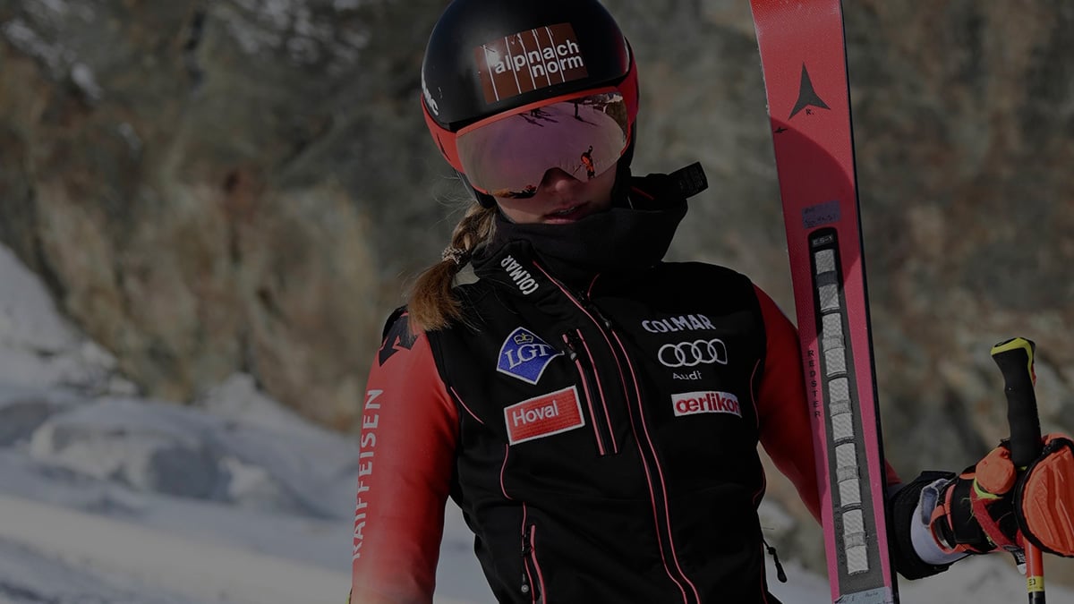 Eliane Portrait in Skiausrüstung