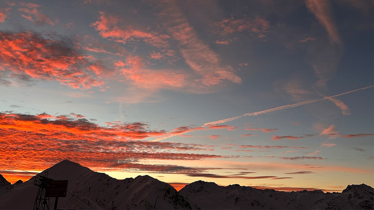 Sonnenaufgang Davos in den Bergen